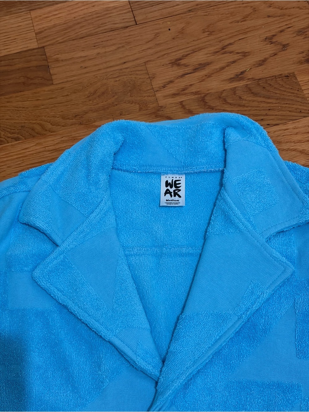 Zumba Fitness Zumba Rays Terry Button Down in All Out Aqua Unisex Medium NWT - Picture 9 of 11